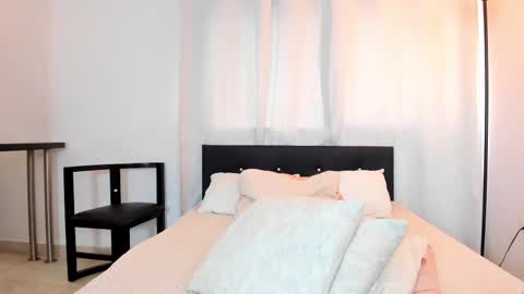 Daila Smith  online show from 9, 3, 2025