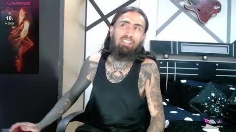 Snapshot of daimon_rock01 chatting on 15, 10, 2025 felipe online show from 15, 10, 2025