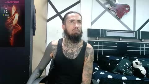 Snapshot of daimon_rock01 chatting on 22, 10, 2025 felipe online show from 22, 10, 2025