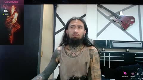 Snapshot of daimon_rock01 chatting on 4, 11, 2025 felipe online show from 4, 11, 2025