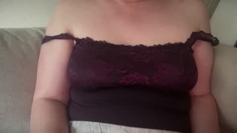 Mx Mommy Moo online show from 31, 3, 2026