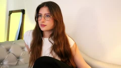 Lauren            online show from 20, 10, 2025