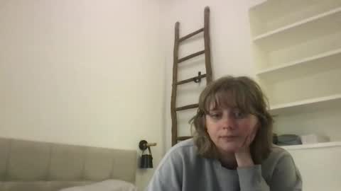 Snapshot of daisy_lately chatting on 31, 10, 2025 daisy_lately online show from 31, 10, 2025