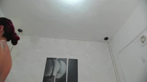 Dakota  online show from 10, 9, 2025