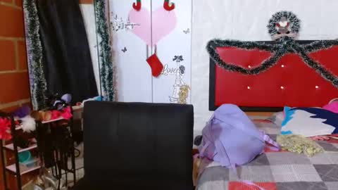 Dakota And Bellamy online show from 12, 12, 2024