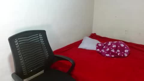 Dakota And Bellamy online show from 28, 1, 2025