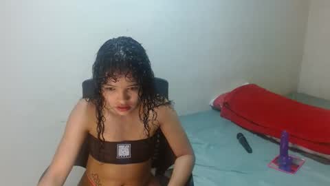 Dakota And Bellamy online show from 8, 2, 2025