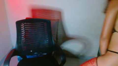 Dakota And Bellamy online show from 28, 2, 2025