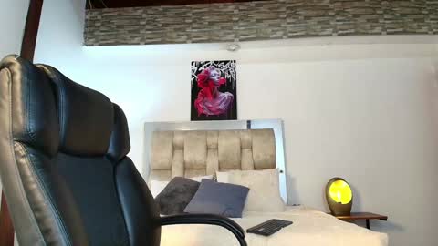 dakotarobbins_ online show from 5, 1, 2025