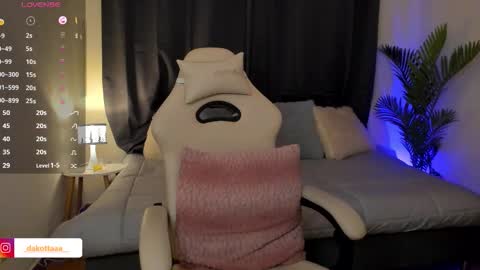 dakottaa__ online show from 29, 11, 2025