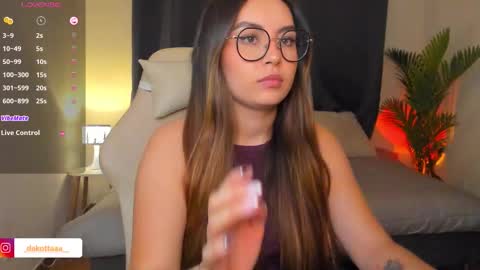 dakottaa__ online show from 27, 3, 2026