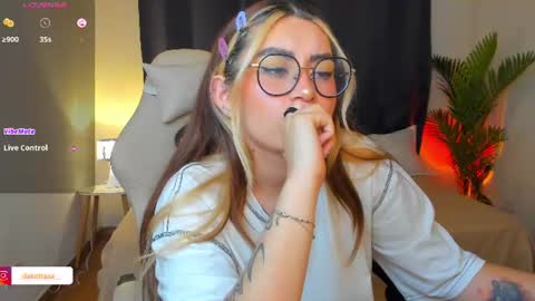 Snapshot of dakottaa__ chatting on 24, 6, 2026 dakottaa__ online show from 24, 6, 2026