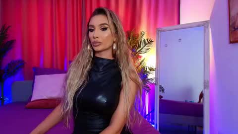 Snapshot of dalidaselena chatting on 22, 9, 2025 DalidaSelena online show from 22, 9, 2025
