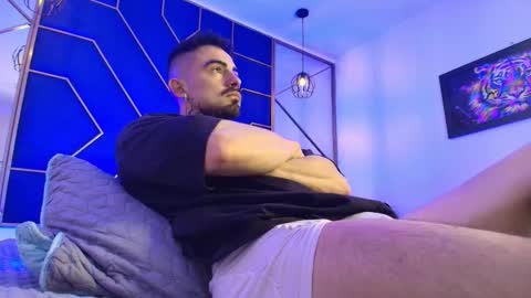 Dallas whitee online show from 3, 3, 2026