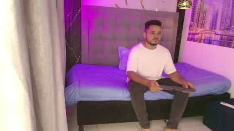 Snapshot of damian_lux69 chatting on 12, 5, 2026 DAMIAN LUX online show from 12, 5, 2026
