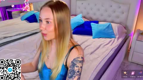 Snapshot of damn_emilia chatting on 2, 12, 2025 Emilia online show from 2, 12, 2025