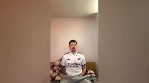 Snapshot of damo111694 chatting on 4, 3, 2026 damo111694 online show from 4, 3, 2026