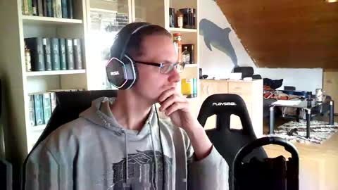 Dan Snow online show from 17, 11, 2025