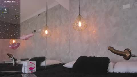    online show from 24, 3, 2026