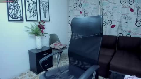 Danaa Rey online show from 12, 2, 2025