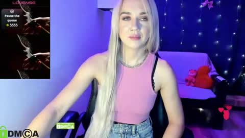 dances_queen online show from 6, 7, 2026