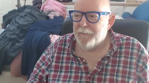 Dancin Daddy Bear online show from 21, 10, 2025