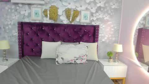 Daniela online show from 8, 4, 2026