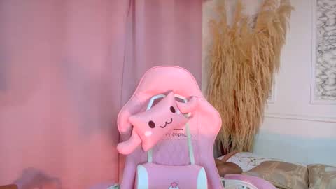 Danella Houston online show from 5, 4, 2026