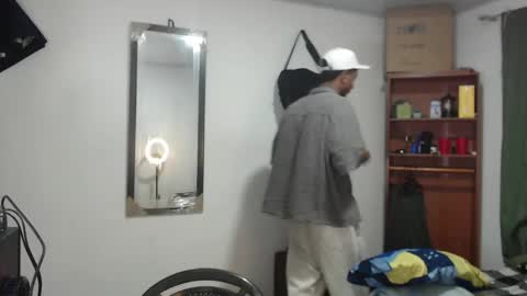 Snapshot of dani_brown19 chatting on 19, 5, 2026 dani_brown19 online show from 19, 5, 2026