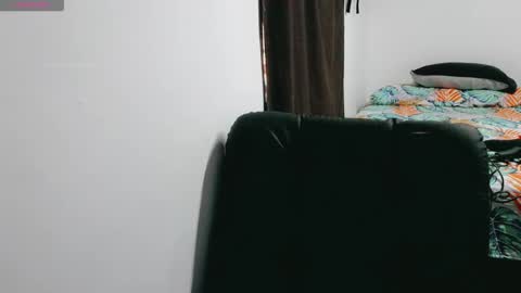 Snapshot of dani_jocelyn chatting on 1, 2, 2026 dani y jocelyn online show from 1, 2, 2026