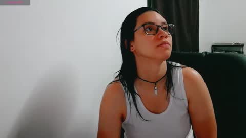 Snapshot of dani_jocelyn chatting on 6, 2, 2026 dani y jocelyn online show from 6, 2, 2026