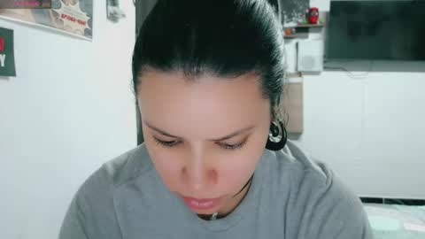 Snapshot of dani_jocelyn chatting on 28, 5, 2026 dani y jocelyn online show from 28, 5, 2026