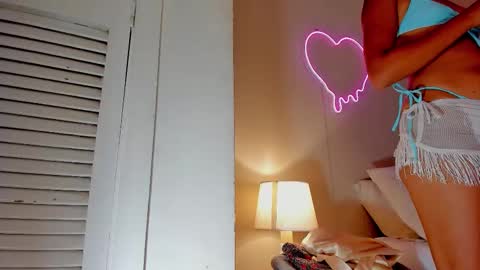 Snapshot of dani_skinny_ chatting on 4, 11, 2025 Hi I am Dani online show from 4, 11, 2025