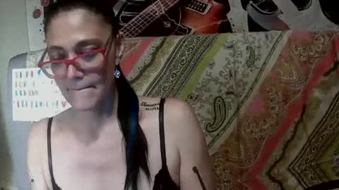 danicamore online show from 16, 4, 2026