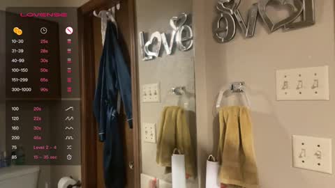 Dani Dragon online show from 3, 12, 2024