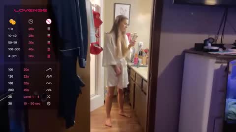 Dani Dragon online show from 19, 12, 2024