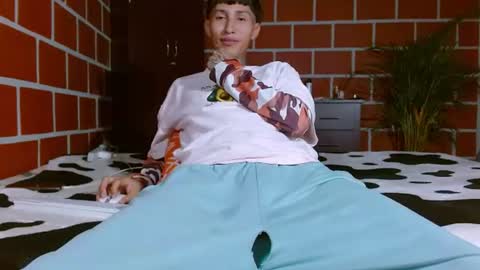 Snapshot of daniel_deluxx chatting on 16, 6, 2026 daniel_deluxx online show from 16, 6, 2026