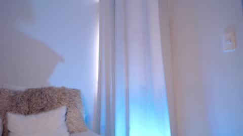 Snapshot of daniela_valencia chatting on 9, 10, 2025 Lucia online show from 9, 10, 2025