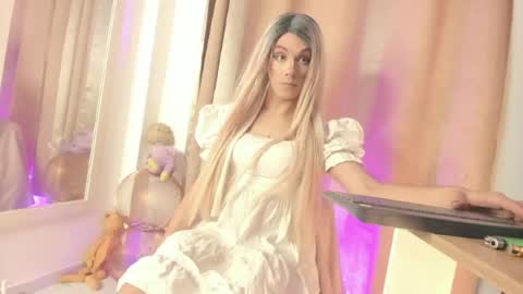 Snapshot of danielamay00 chatting on 12, 7, 2026 danielamay00 online show from 12, 7, 2026