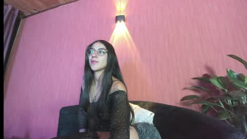 danielamonroe online show from 25, 4, 2026