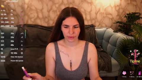 danielareign online show from 8, 11, 2025