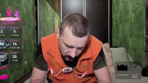 Snapshot of danielocool chatting on 13, 10, 2025 DanieloCool online show from 13, 10, 2025