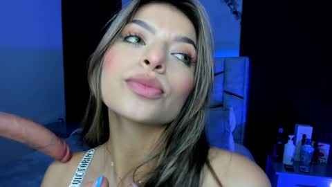 Snapshot of daniphoenixx chatting on 18, 12, 2024 Dani Phonenix online show from 18, 12, 2024