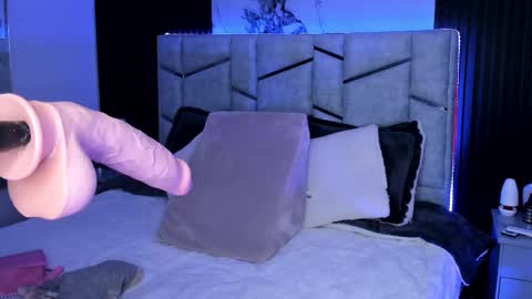 Snapshot of daniphoenixx chatting on 10, 2, 2025 Dani Phonenix online show from 10, 2, 2025