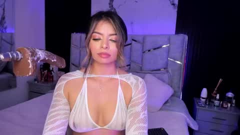 Snapshot of daniphoenixx chatting on 1, 3, 2025 Dani Phonenix online show from 1, 3, 2025