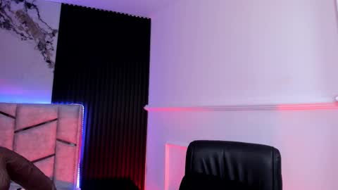 Snapshot of daniphoenixx chatting on 24, 10, 2025 Dani Phonenix online show from 24, 10, 2025