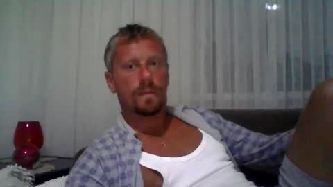 Snapshot of danisami12345 chatting on 21, 9, 2025 daniel online show from 21, 9, 2025