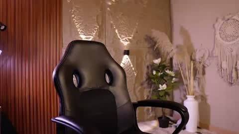 Snapshot of dann_saenz chatting on 2, 7, 2026 Dann saenz online show from 2, 7, 2026
