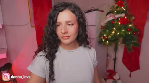 Danna Lovs online show from 4, 12, 2025