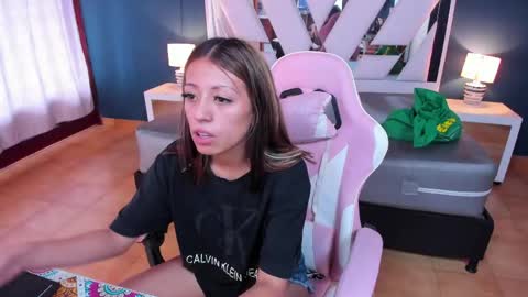  danna  online show from 25, 5, 2026